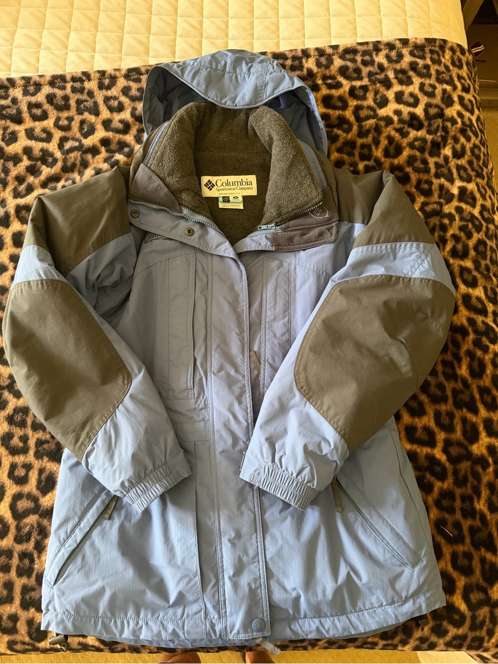 Columbia Sportswear Cmoany Blue and Grey Hooded Winter Coat